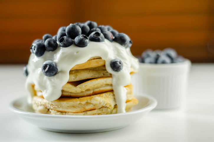 Pancakes with Yoghurt & Blueberries